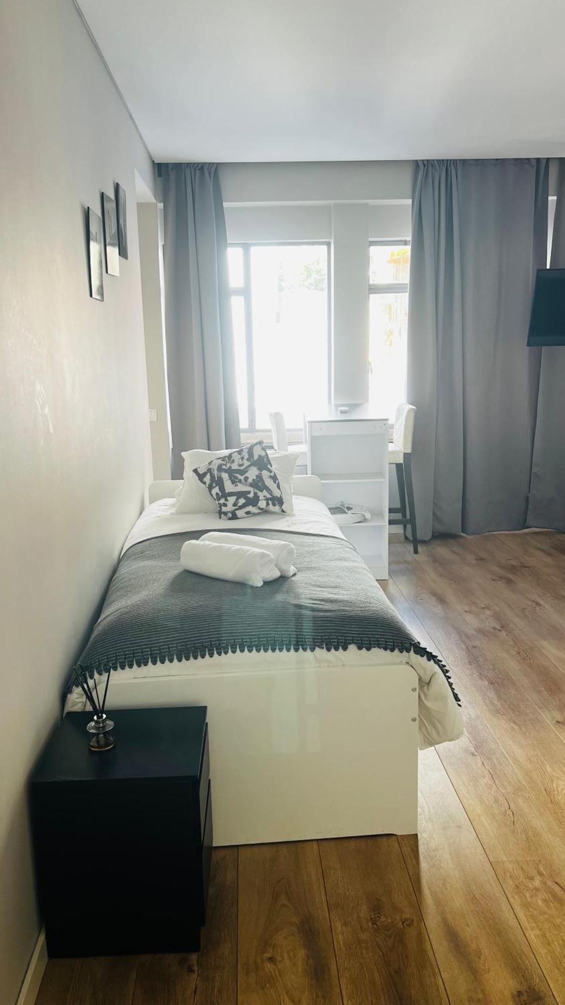 Apartamento Sociedade Farmaceutica Lisboa Eksteriør billede